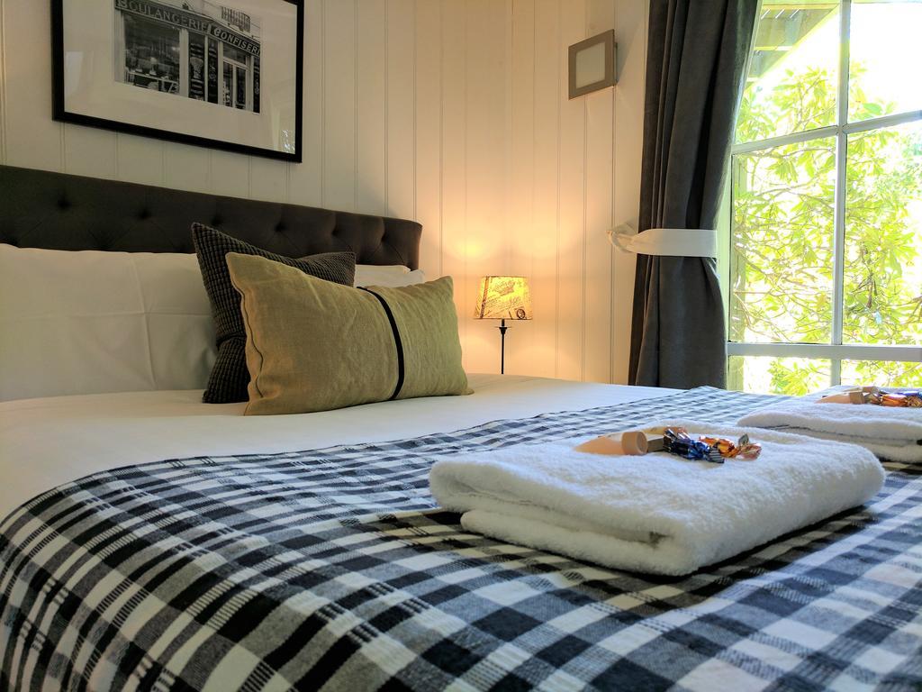 Annie Roes Luxury B&B Bend of Islands Bagian luar foto