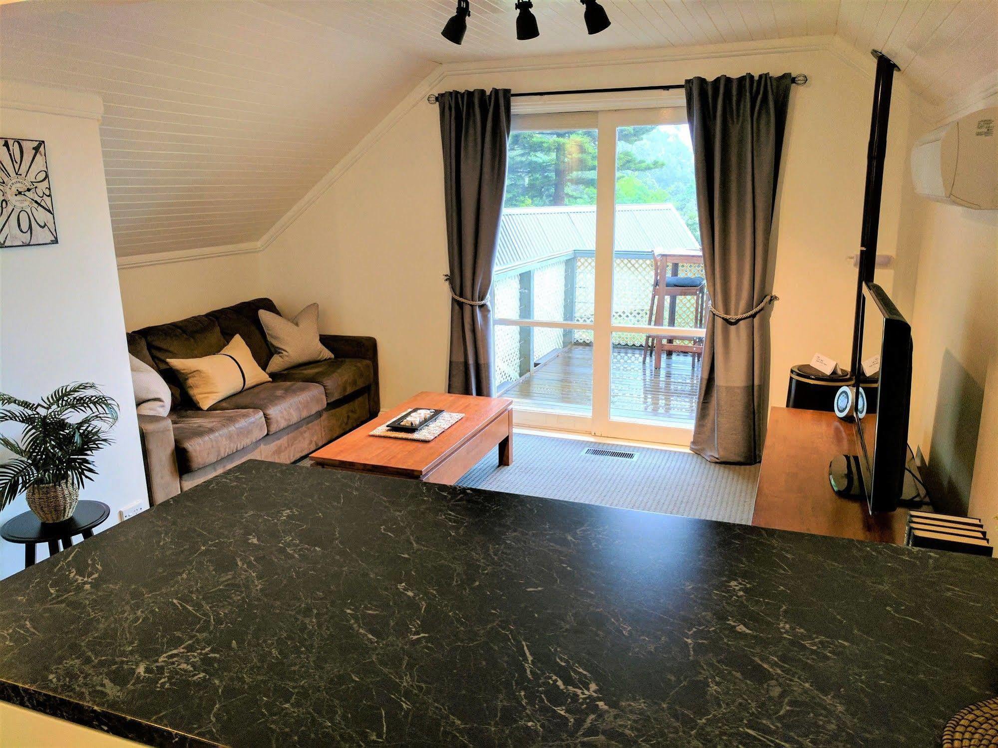 Annie Roes Luxury B&B Bend of Islands Bagian luar foto