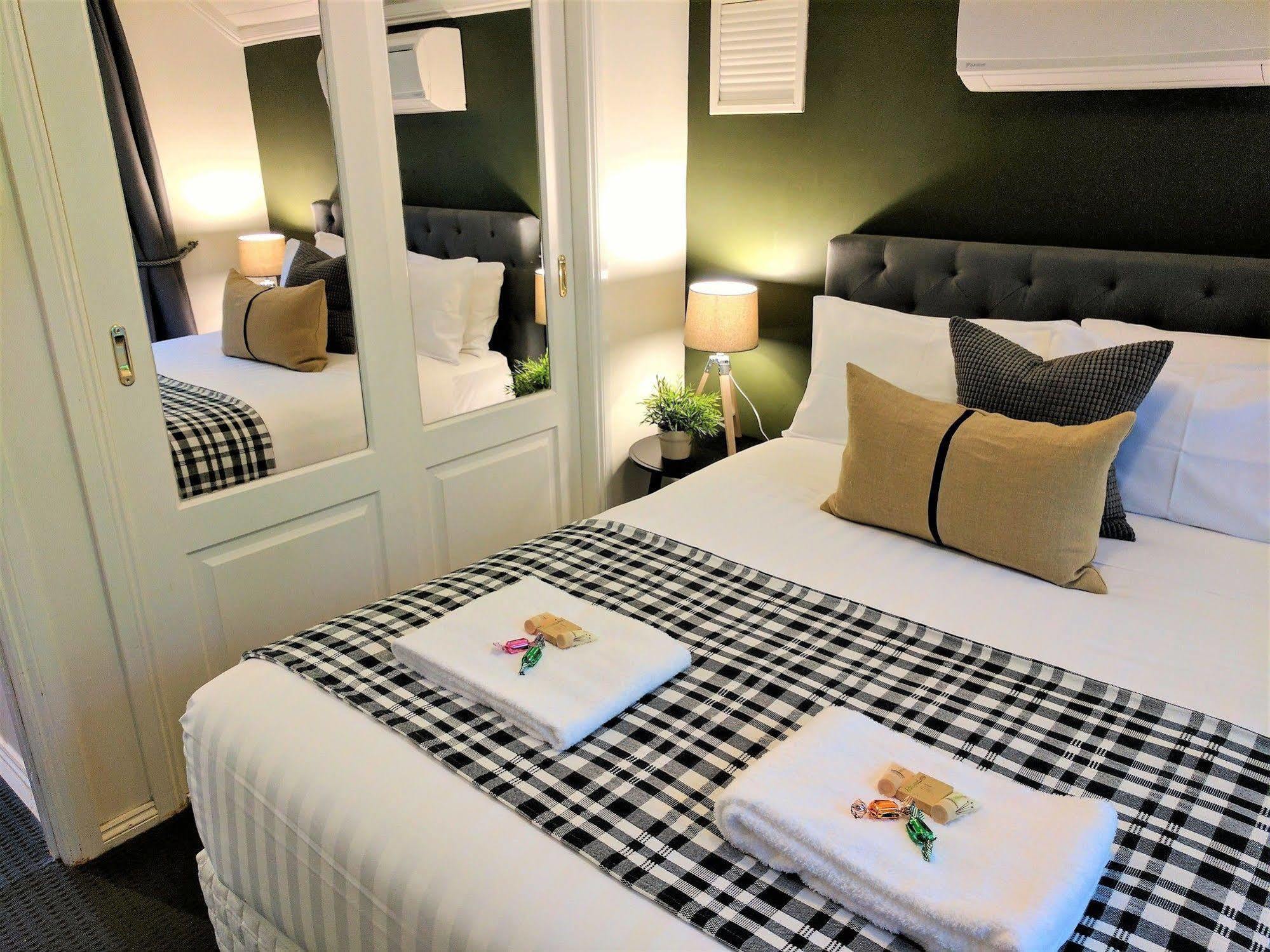 Annie Roes Luxury B&B Bend of Islands Bagian luar foto