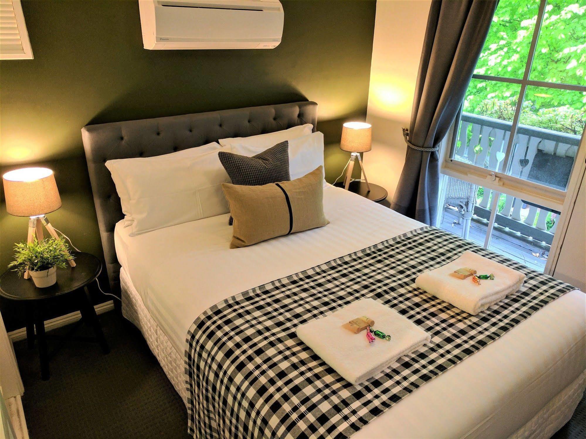 Annie Roes Luxury B&B Bend of Islands Bagian luar foto